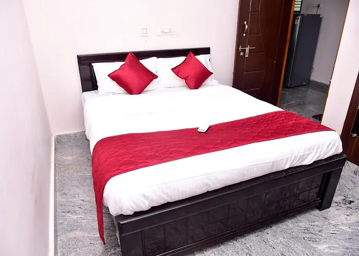 Shalom Residence - 2Bhk-Ac Service Apartments, Premium Amenities, Kitchen With Stovetop, Wifi