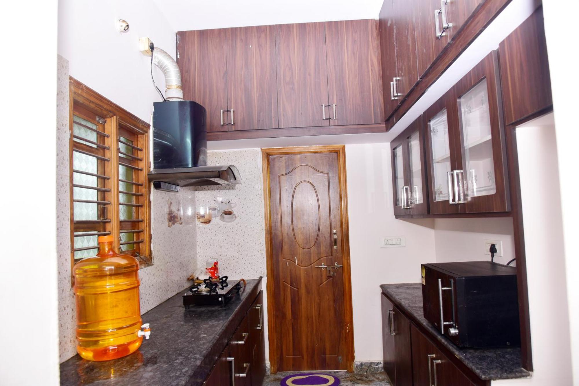 Shalom - 2bhk-ac Service Apartments, Premium Amenities, Kitchen With Stovetop, Wifi